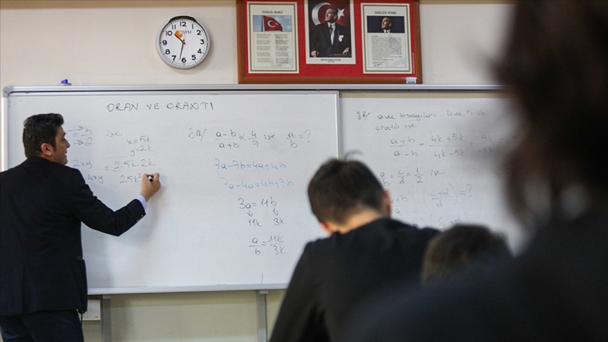 Rasim Ozan Kütahyalı’nın ‘öğretmen’ çıkışı gündeme oturdu