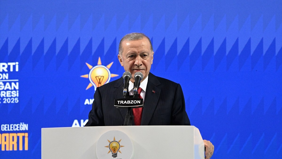 Cumhurbaşkanı Erdoğan: Terör örgütünün silah bırakmak dışında seçeneği kalmadı